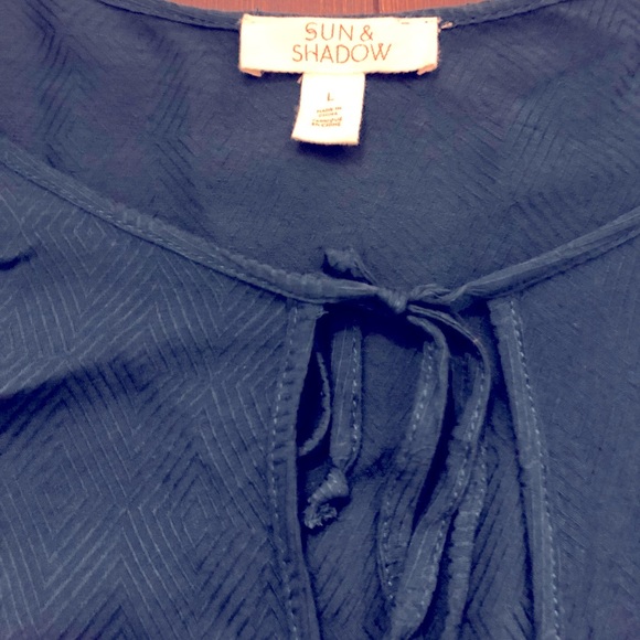 Sun & Shadow Blue long sleeve blouse- Size Large - Picture 6 of 9
